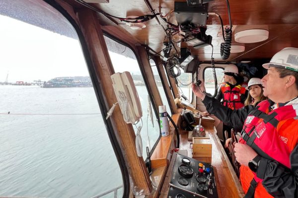 Tripulante_cubierta_nave_menor